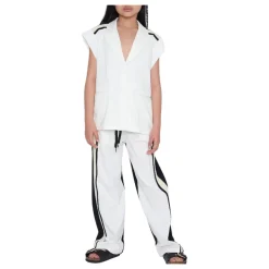 Crème vest met zwarte streepdetail