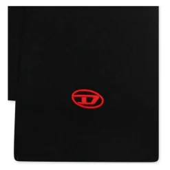 Geribbelde zwarte sjaal met rood logo