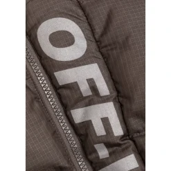 Geïsoleerde jas met logo