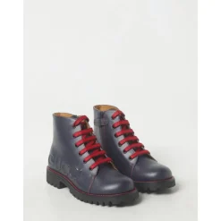 Gestanste leren veterschoenen