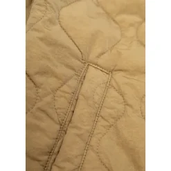 Gewatteerd jack met geborduurd logo