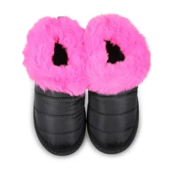 Gewatteerde zwarte muiltjes met fuchsia detail