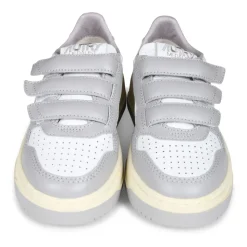 Grijze Leren Sneakers met Geperforeerde Neus