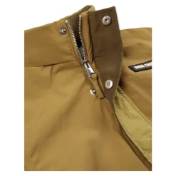 Jas met capuchon verborgen in kraag