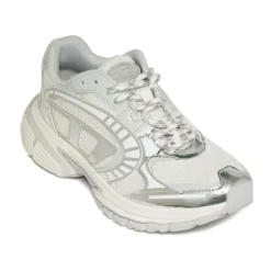 Pro V Dense Sneakers