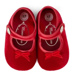 Rode fluwelen balletschoenen met strik