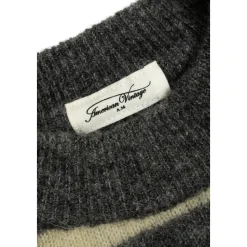 Trui met gestreept patroon