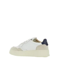 Witte lage sneakers met logopatch
