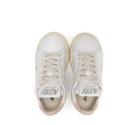 Witte Sneakers voor een stijlvolle look