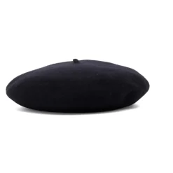 Zwarte wollen baret met camerapatch